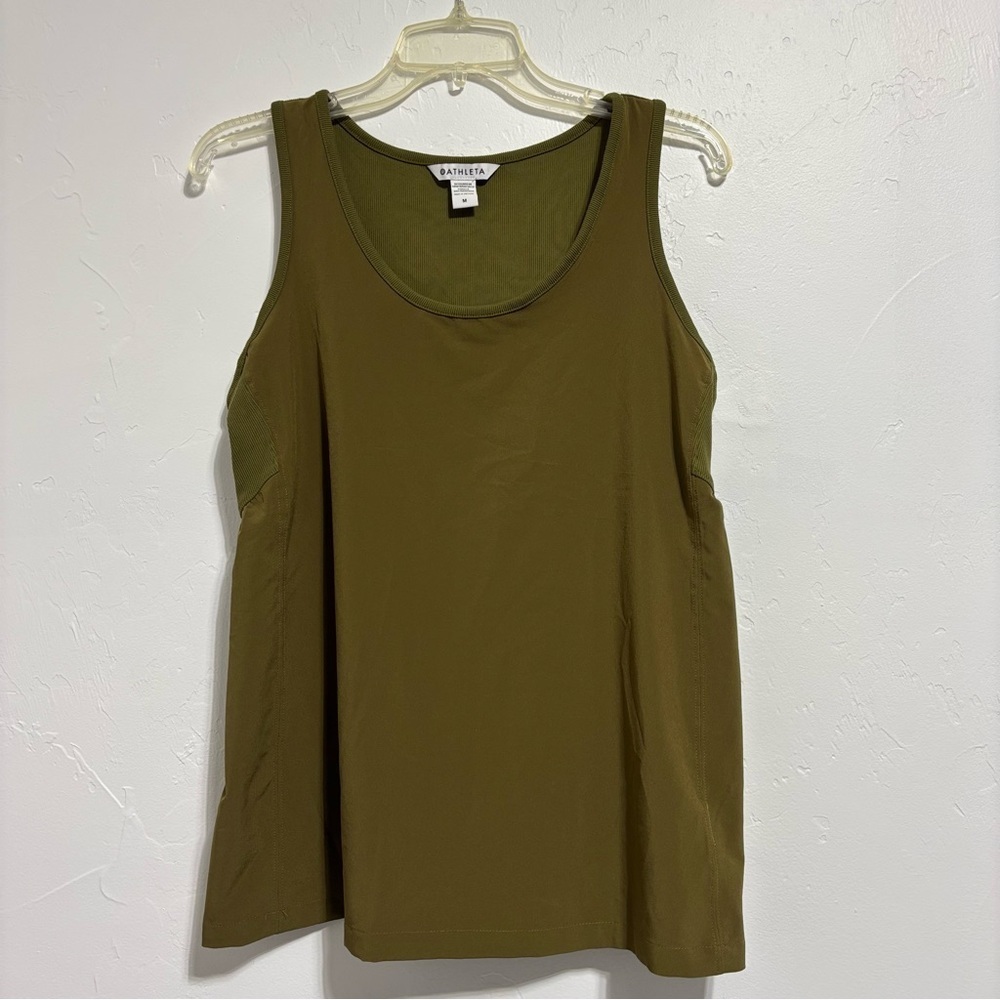 Athleta Women's Green Sleeveless Athletic Workout Running Shirt Top Medium Green